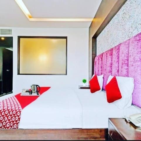 Hotel The Platform Near Us Embassy Chanakyapuri Delhi Ню Делхи Стая снимка